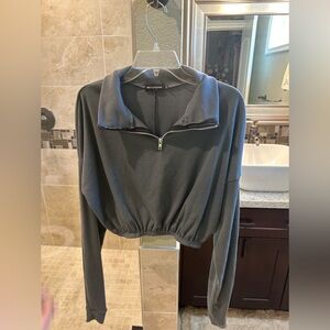 PrettyLittleThing Gray Cropped Quarter Zip Long Sleeve | size 8